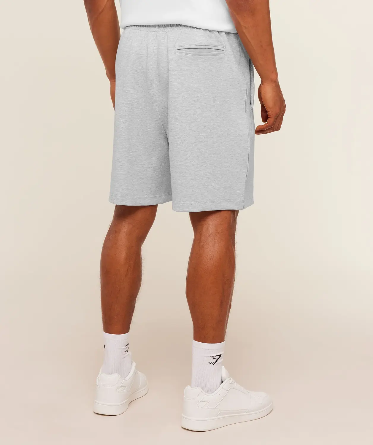 Evolve Lightweight Shorts Oversized Fit - Image 2