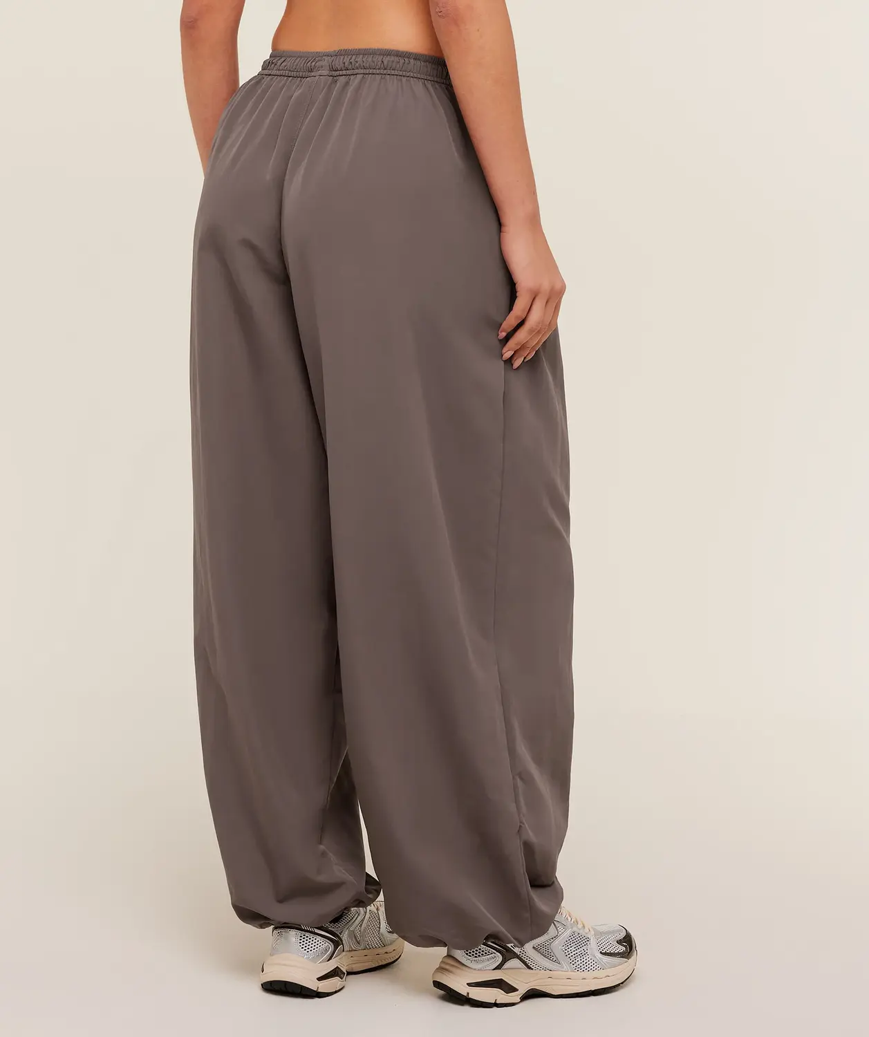 Weekend Lifestyle Parachute Pants Oversized Fit - Image 3