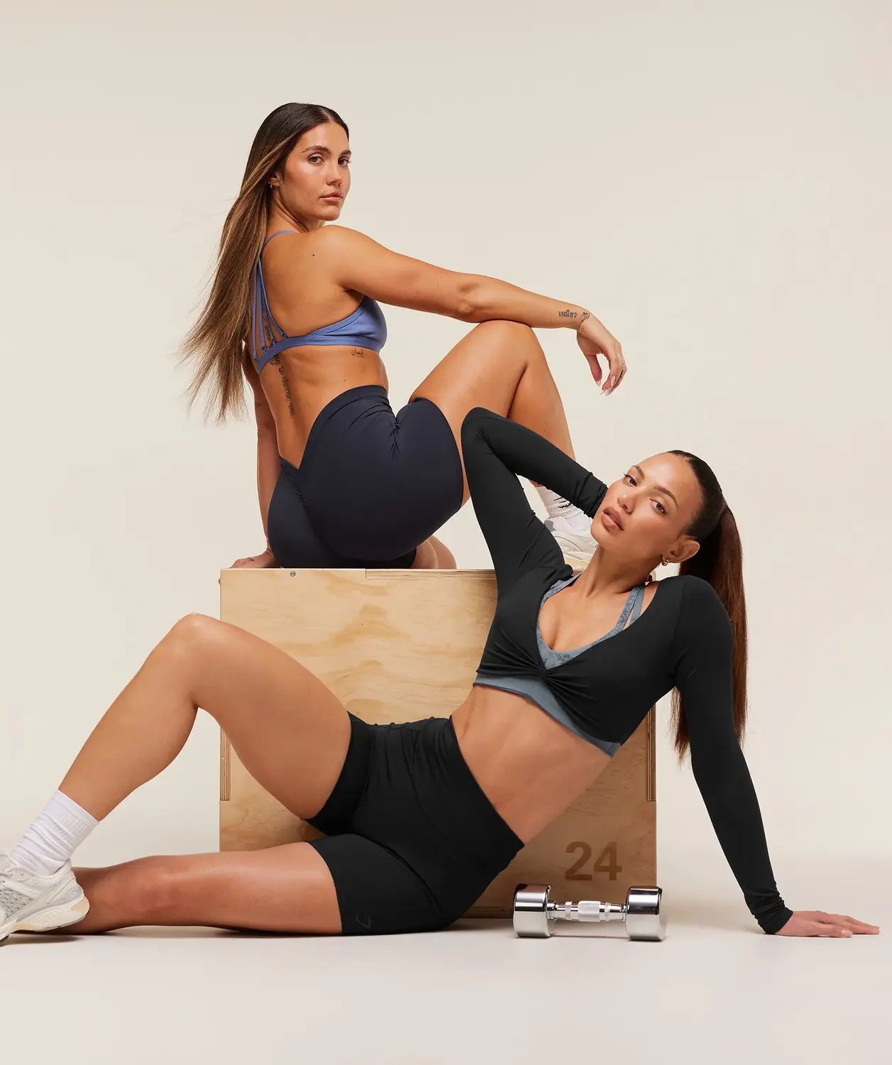 Lifting Dipped Waistband Shorts - Image 10