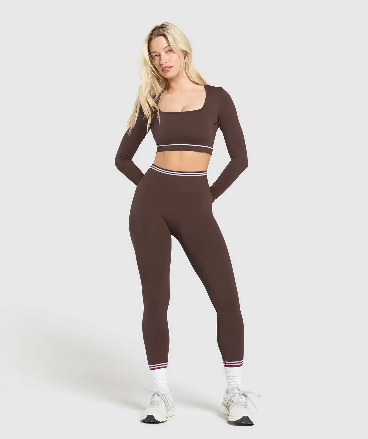 Contrast Seamless Crop Top - Image 3
