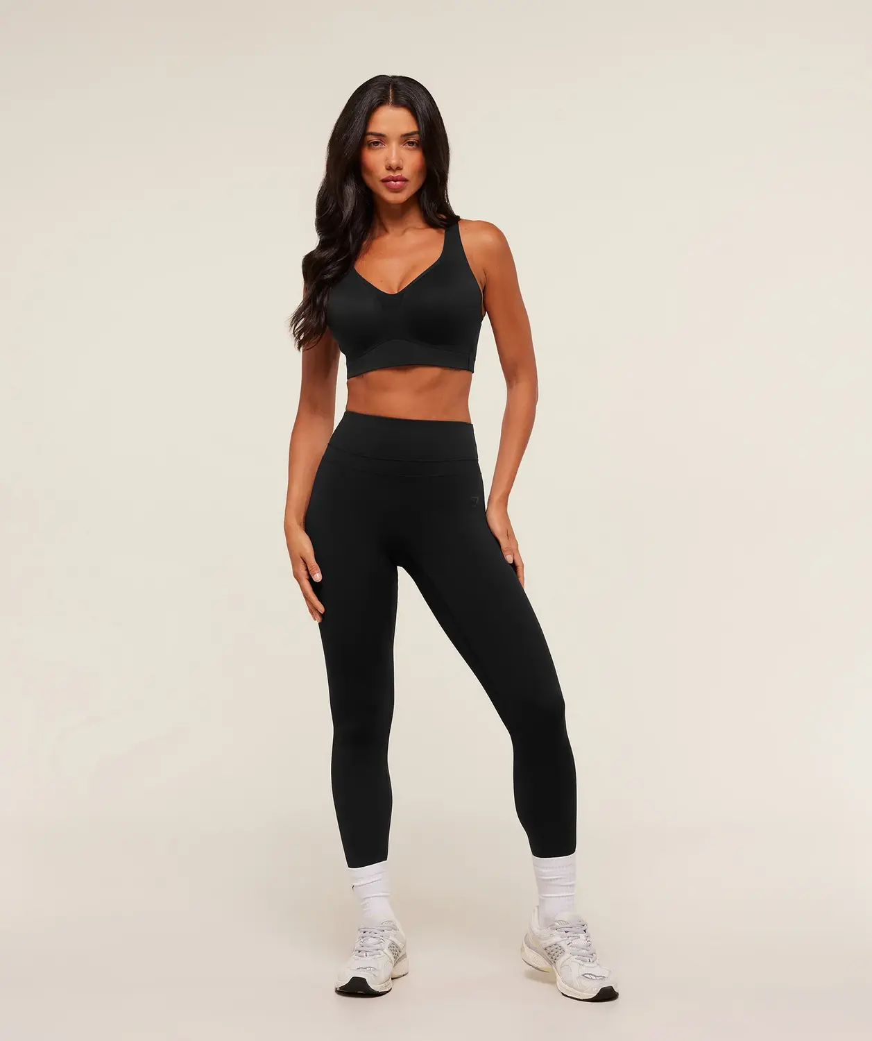 High Support V-Neck Sports Bra High Support - Image 4