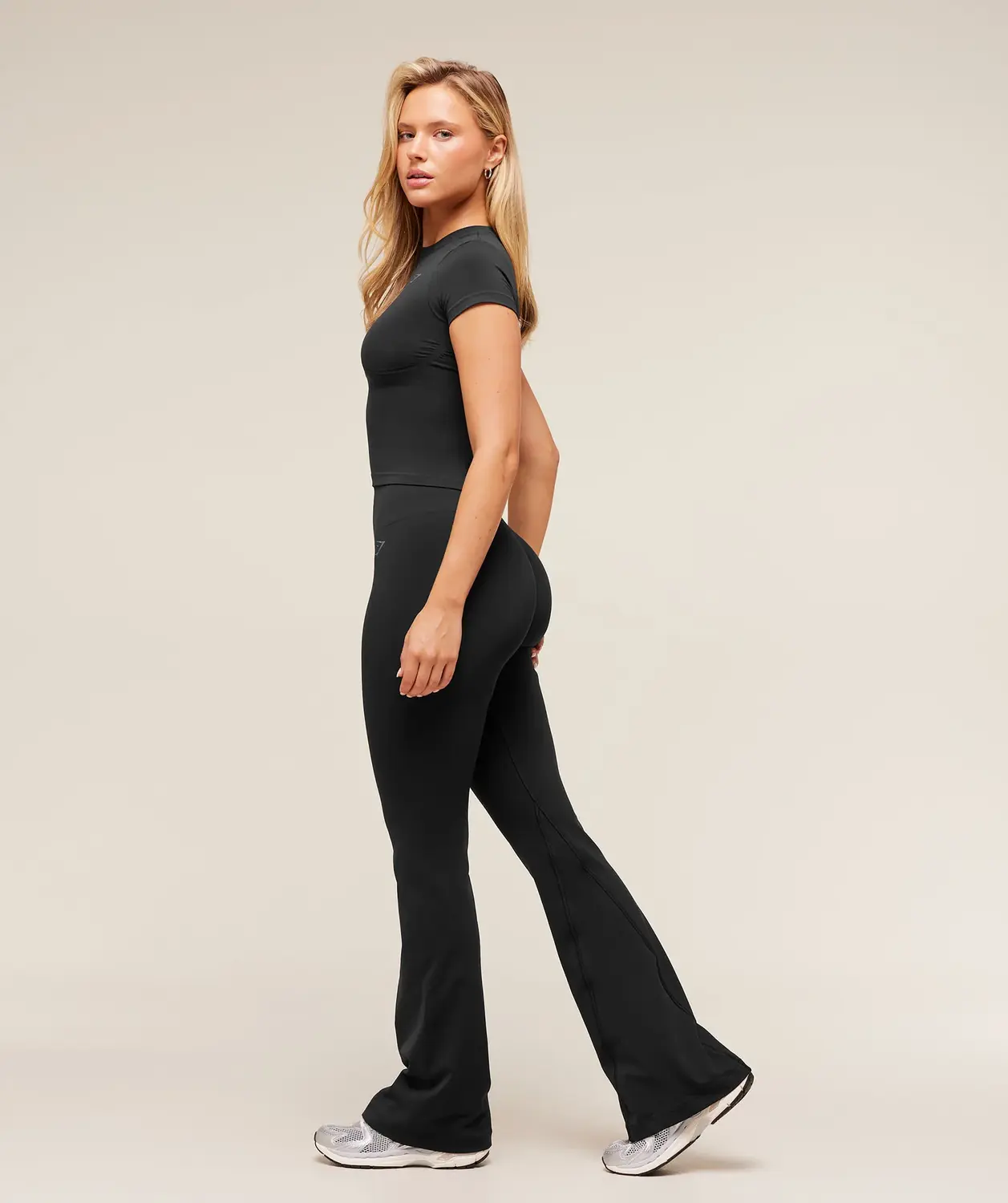 Soft Sculpt Flared Leggings Regular - Image 4