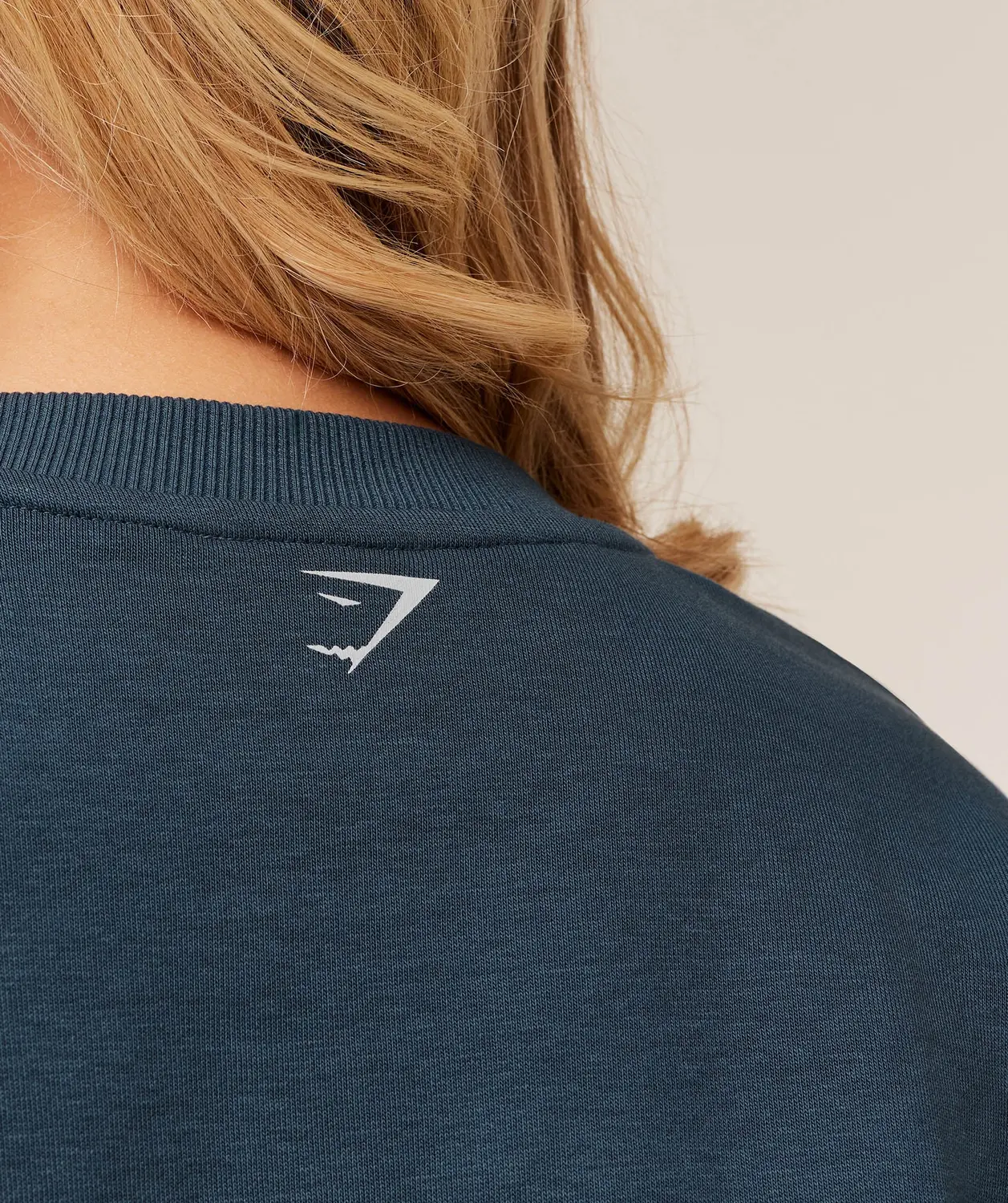 Worn Crest Graphic Sweatshirt Oversized Fit - Image 6