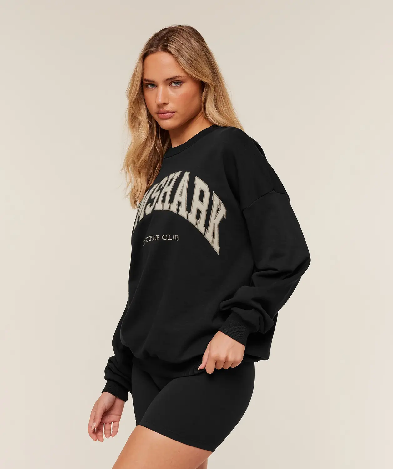 Collegiate Graphic Crew Neck Pullover Oversized Fit - Image 3
