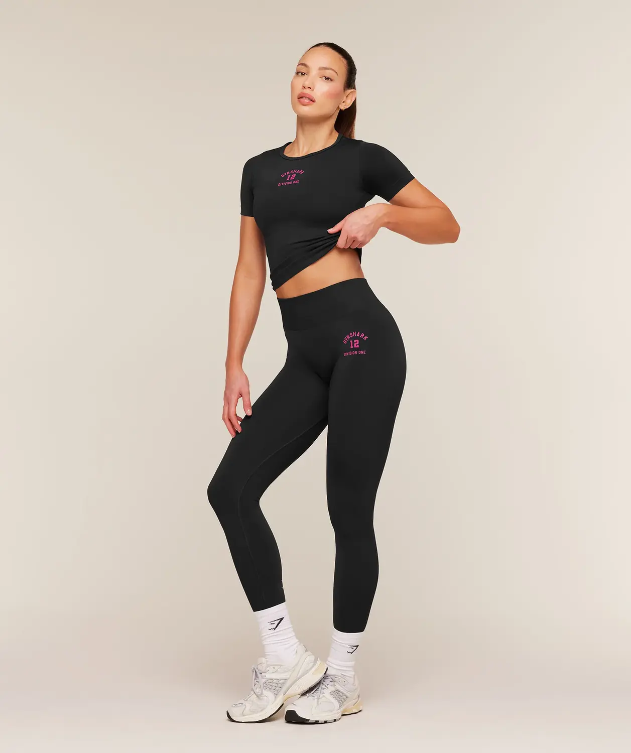 Everyday Seamless Graphic Short Sleeve Top - Image 4