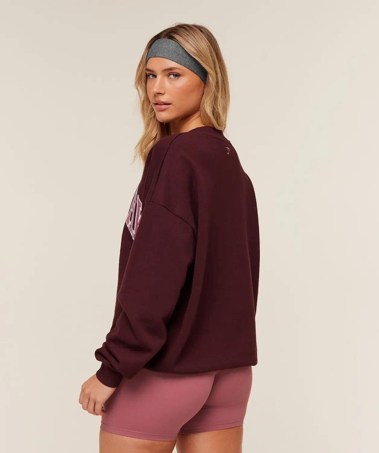 Collegiate Graphic Crew Neck Pullover Oversized Fit - Image 3