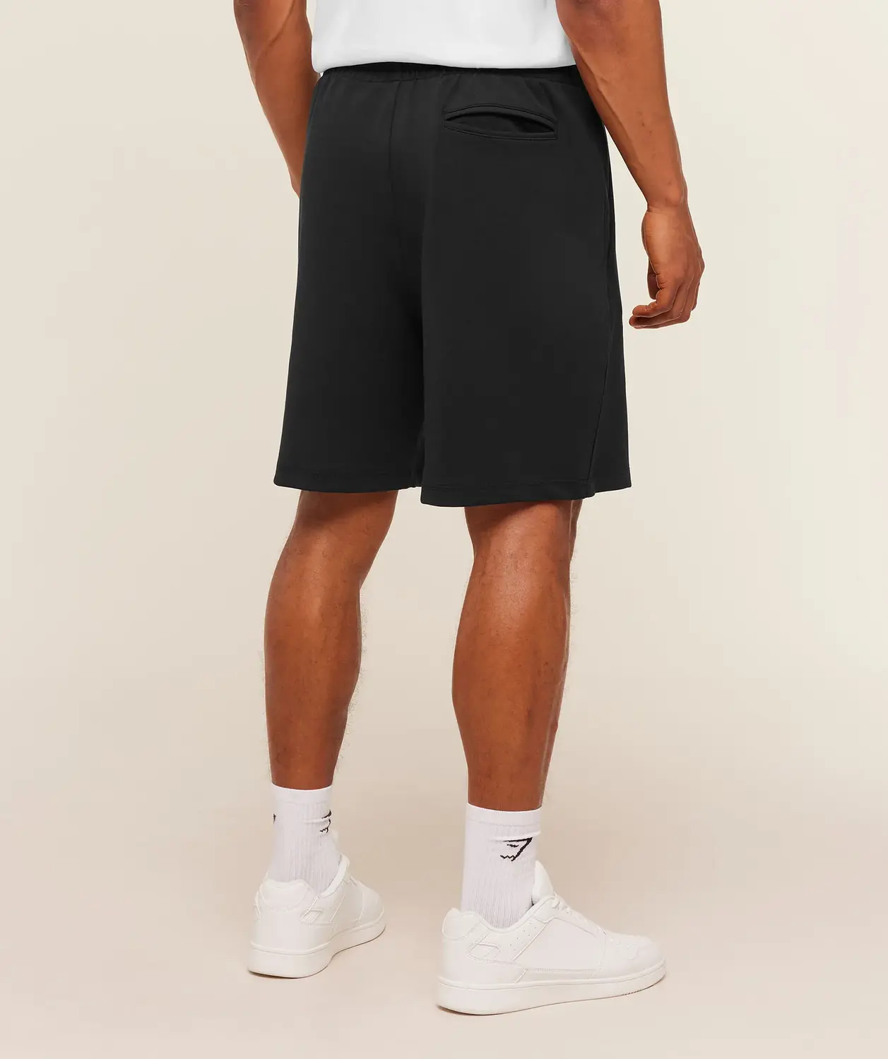 Evolve Lightweight Shorts Oversized Fit - Image 2
