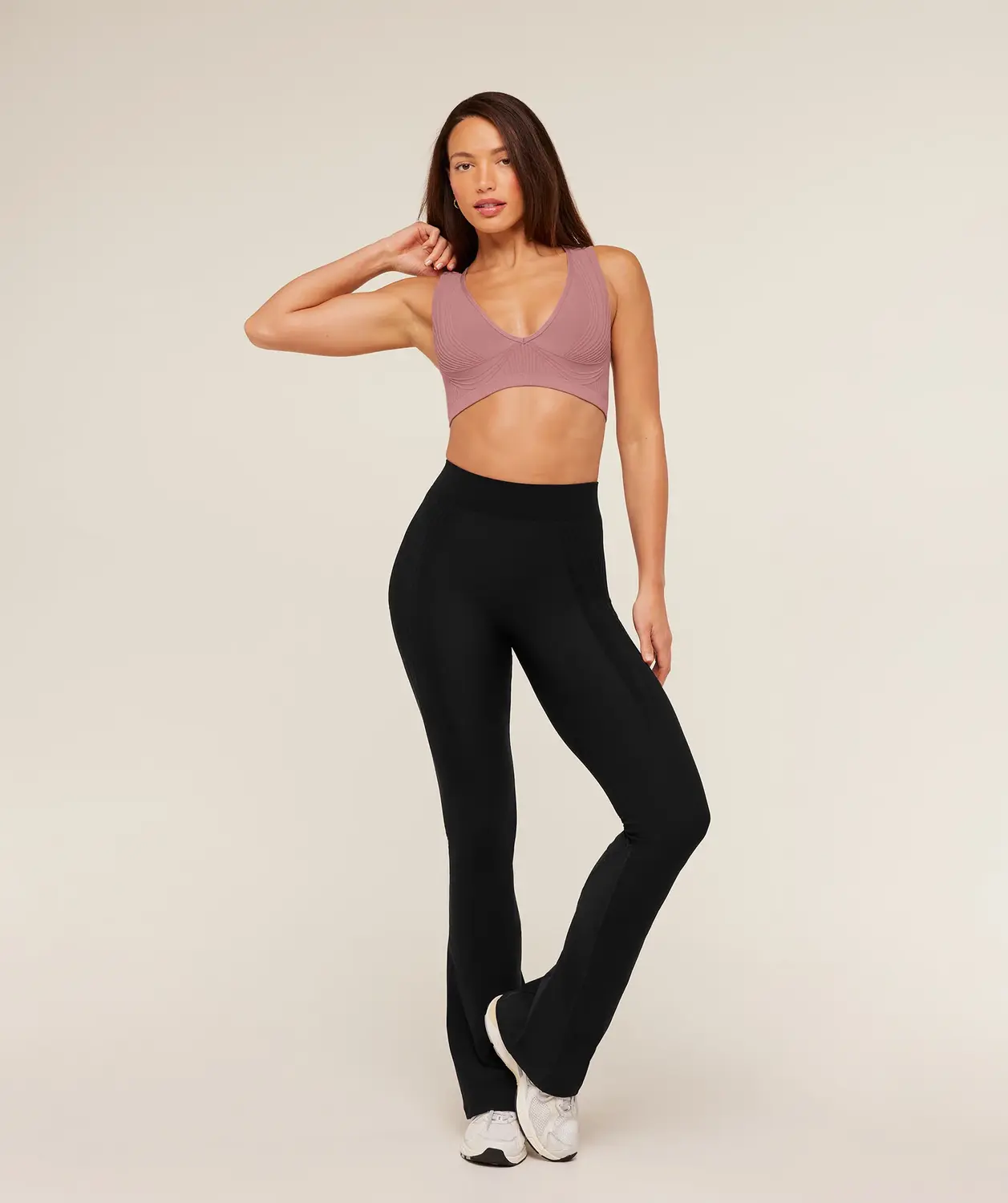 Luxe Light Support Sports Bra Light Support - Image 4