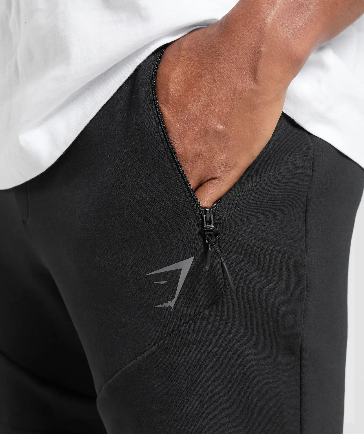 Interlock Tech 6" Shorts Slim Fit - Image 4