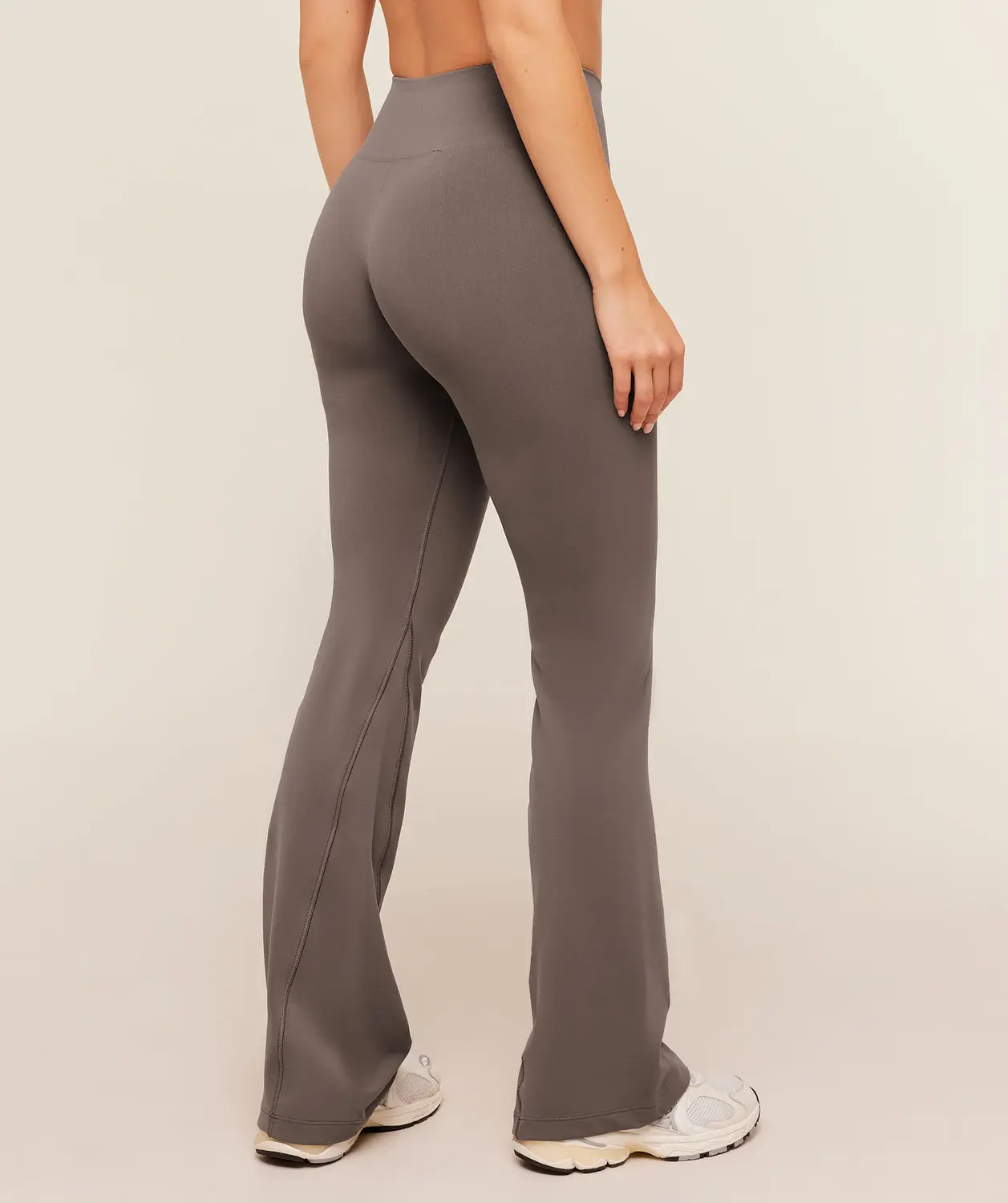 Soft Sculpt Flared Leggings Regular - Image 2